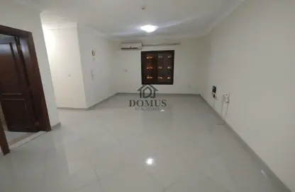 Apartment - 4 Bedrooms - 3 Bathrooms for rent in Anas Street - Fereej Bin Mahmoud North - Fereej Bin Mahmoud - Doha