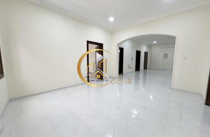 Apartment - 2 Bedrooms - 2 Bathrooms for rent in Fereej Kulaib - Doha