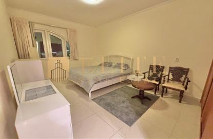 Apartment - 2 Bedrooms - 3 Bathrooms for sale in Viva West - Viva Bahriyah - The Pearl Island - Doha