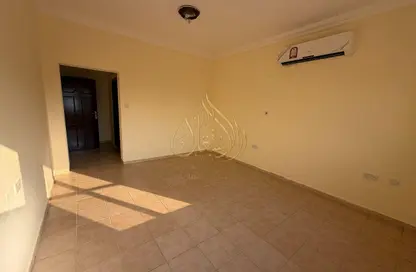 Villa - 5 Bedrooms - 4 Bathrooms for rent in Ain Khaled - Doha