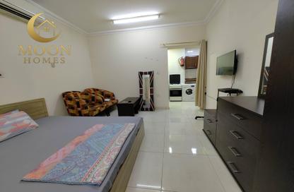 Apartment - Studio - 1 Bathroom for rent in Umm Ghwailina Comm - Umm Ghuwalina - Umm Ghuwailina - Doha