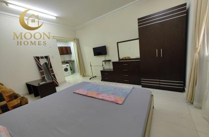 Apartment - Studio - 1 Bathroom for rent in Umm Ghwailina Comm - Umm Ghuwalina - Umm Ghuwailina - Doha