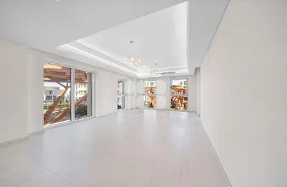 Apartment - 1 Bedroom - 2 Bathrooms for rent in Crystal Residence - Gewan Island - The Pearl Island - Doha