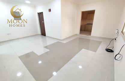 Apartment - 1 - 1 for rent in Umm Ghwailina Comm - Umm Ghuwalina - Umm Ghuwailina - Doha