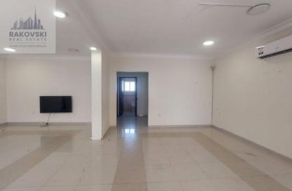 Compound - 4 - 4 for rent in Ain Khaled Villas - Ain Khaled - Doha