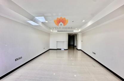 Apartment - 1 Bedroom - 2 Bathrooms for rent in East Porto Drive - Porto Arabia - The Pearl Island - Doha