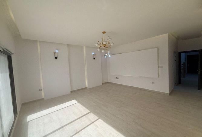 53521858 - صورة العقار 3