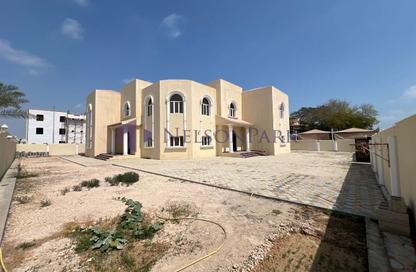 Villa - 6 Bedrooms - 7 Bathrooms for rent in Al Dafna - Al Dafna - Doha