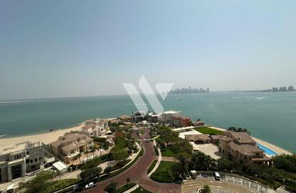 Apartment - 2 Bedrooms - 3 Bathrooms for rent in Viva West - Viva Bahriyah - The Pearl Island - Doha