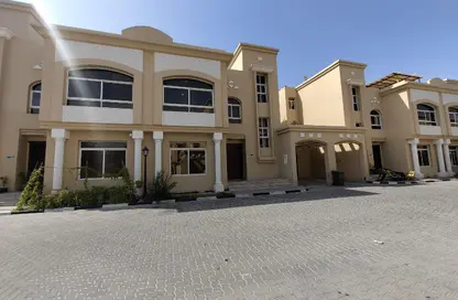 Villa - 4 Bedrooms - 4 Bathrooms for rent in Wadi Al Markh - Muraikh - AlMuraikh - Doha