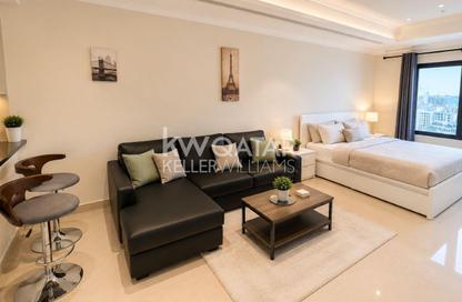 Apartment - Studio - 1 Bathroom for rent in Porto Arabia - The Pearl Island - Doha