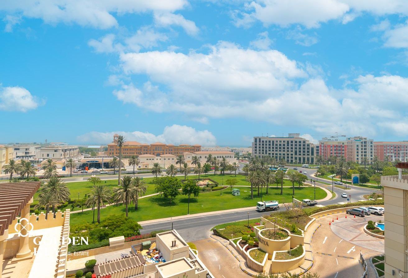 Bills Included | FF 1BR with Balcony |Beach Access