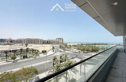 Apartment - 2 Bedrooms - 3 Bathrooms for sale in Marina Tower 02 - Marina District - Lusail