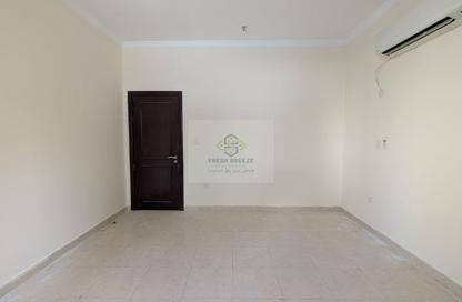 Apartment - 2 Bedrooms - 2 Bathrooms for rent in Al Nasr Street - Al Nasr - Doha