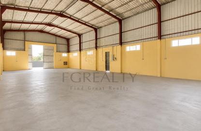 Warehouse - Studio - 4 Bathrooms for rent in Industrial Area 4 - Industrial Area - Industrial Area - Doha