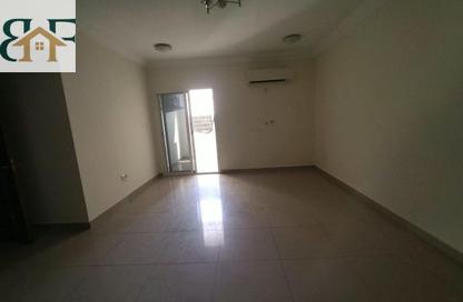 Apartment - 3 - 3 for rent in Umm Ghwailina Comm - Umm Ghuwalina - Umm Ghuwailina - Doha