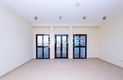 Apartment - 2 Bedrooms - 3 Bathrooms for rent in Carnaval - Qanat Quartier - The Pearl Island - Doha