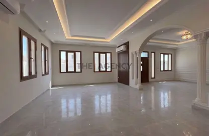 فيلا - 7 غرف نوم - 7 حمامات للايجار في Hazm Al Markhiya - الدوحة