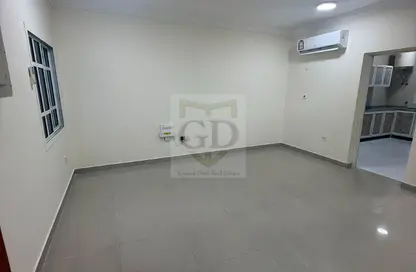 Apartment - 2 Bedrooms - 2 Bathrooms for rent in Fereej Bin Omran - Doha
