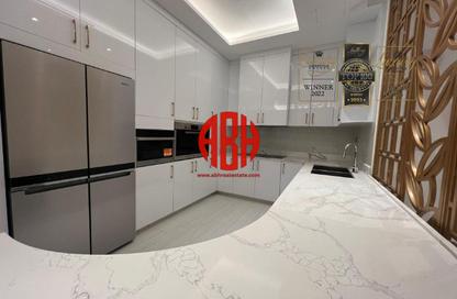 Apartment - 2 Bedrooms - 3 Bathrooms for rent in Floresta Gardens - Floresta Gardens - The Pearl Island - Doha