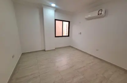 Apartment - 3 Bedrooms - 1 Bathroom for rent in Al Mansoura - Al Mansoura - Doha