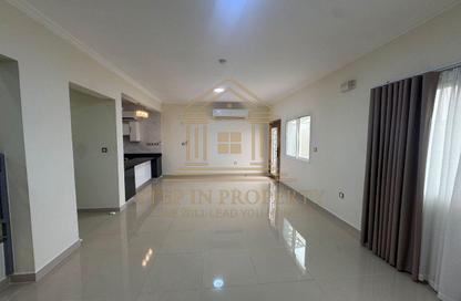 Villa - 5 Bedrooms - 4 Bathrooms for rent in Salata Villas - Salata - Doha