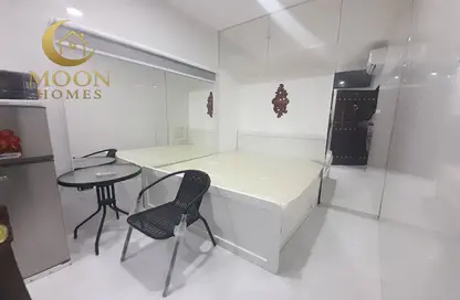 Apartment - Studio - 1 Bathroom for rent in Umm Ghuwailina 4 - Umm Ghuwailina - Doha