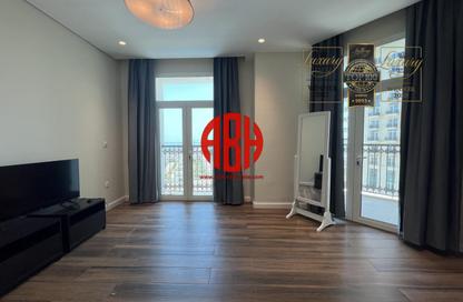 Apartment - 2 Bedrooms - 3 Bathrooms for rent in Floresta Gardens - Floresta Gardens - The Pearl Island - Doha
