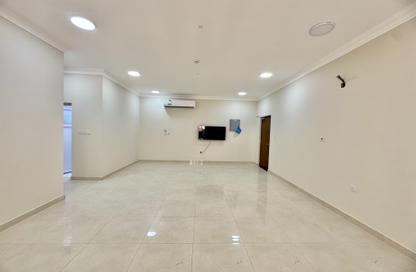 Apartment - 2 Bedrooms - 3 Bathrooms for rent in Al Nasr Street - Al Nasr - Doha