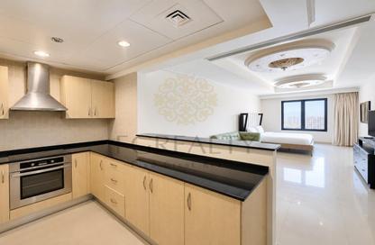 Apartment - Studio - 1 Bathroom for rent in Porto Arabia - The Pearl Island - Doha
