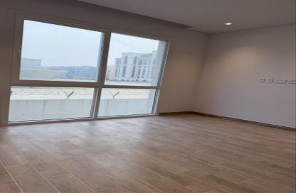 Apartment - 3 Bedrooms - 3 Bathrooms for rent in Corniche Road - Doha