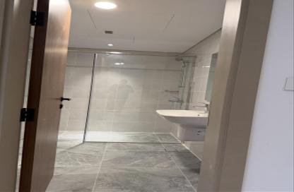 Apartment - 3 Bedrooms - 3 Bathrooms for rent in Corniche Road - Doha