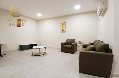 Apartment - 1 - 1 for rent in Umm Ghuwailina 4 - Umm Ghuwailina - Doha
