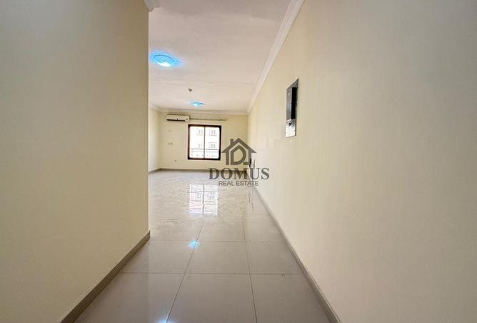 52318345 - Property Image 2