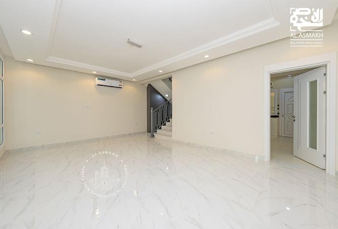 979627 - Property Image 3