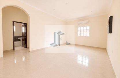 Apartment - 2 Bedrooms - 2 Bathrooms for rent in Abu Jabair Street - Al Muntazah - Doha Apartment - 2 Bedrooms - 2 Bathrooms for rent in Abu Jabair Street - Al Muntazah - Doha