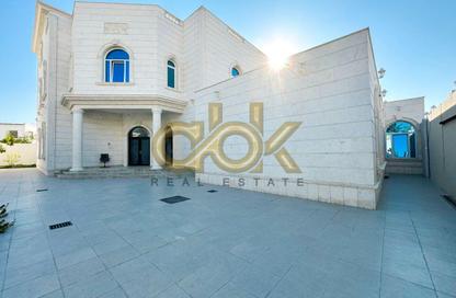 Villa - 7+ Bedrooms - 7+ Bathrooms for sale in Al Dafna - Al Dafna - Doha