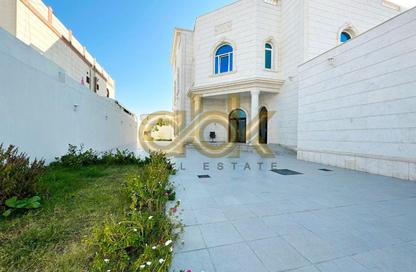 Villa - 7+ Bedrooms - 7+ Bathrooms for sale in Al Dafna - Al Dafna - Doha