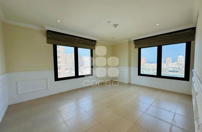 Apartment - 2 Bedrooms - 3 Bathrooms for rent in Piazza Arabia - Porto Arabia - The Pearl Island - Doha