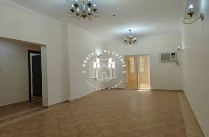 شقة - 2 غرف نوم - 3 حمامات للايجار في شارع انس - فريج بن محمود الشمالي - فريج بن محمود - الدوحة