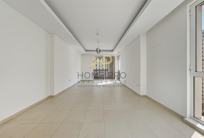 988389 - Property Image 2