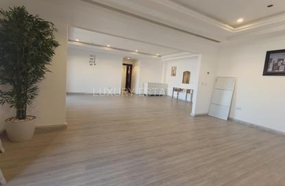 Apartment - 2 Bedrooms - 3 Bathrooms for rent in East Porto Drive - Porto Arabia - The Pearl Island - Doha