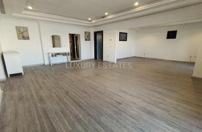 Apartment - 2 Bedrooms - 3 Bathrooms for rent in East Porto Drive - Porto Arabia - The Pearl Island - Doha