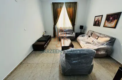 Apartment - 2 Bedrooms - 2 Bathrooms for rent in Al Zubair Bakkar Street - Al Sadd - Doha