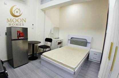Apartment - Studio - 1 Bathroom for rent in Umm Ghuwailina 4 - Umm Ghuwailina - Doha
