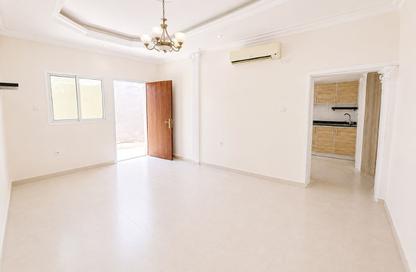 Apartment - 1 - 1 for rent in Wholesale Market Street - Abu Hamour - Doha