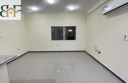 Apartment - 2 - 2 for rent in Al Mansoura - Al Mansoura - Doha