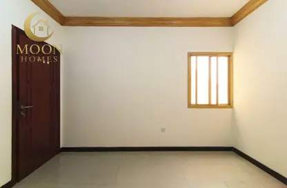 Apartment - 3 Bedrooms - 1 Bathroom for rent in Umm Ghuwalina - Umm Ghuwailina - Doha