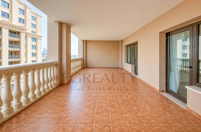 Apartment - 2 Bedrooms - 3 Bathrooms for rent in West Porto Drive - Porto Arabia - The Pearl Island - Doha