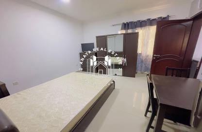 Penthouse - Studio - 1 Bathroom for rent in Abu Hamour - Doha